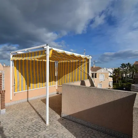 Penthouse Near The Pool Torrevieja