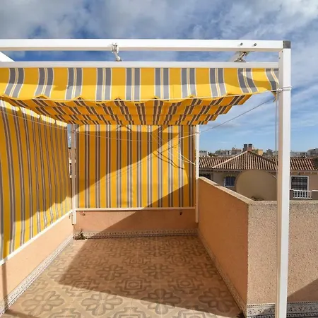Penthouse Near The Pool Torrevieja