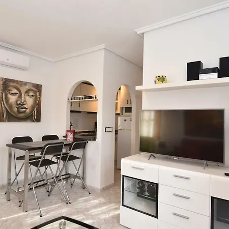 Penthouse Near The Pool Torrevieja